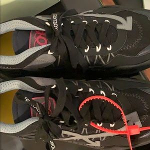 OFF-WHITE ( MEN SHOES )